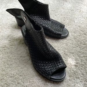 Italian woven leather peep toe sandals